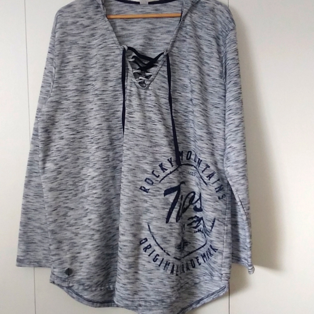 Salt Creek hooded tunic with tie front and Taos NM emblem size 2 XL